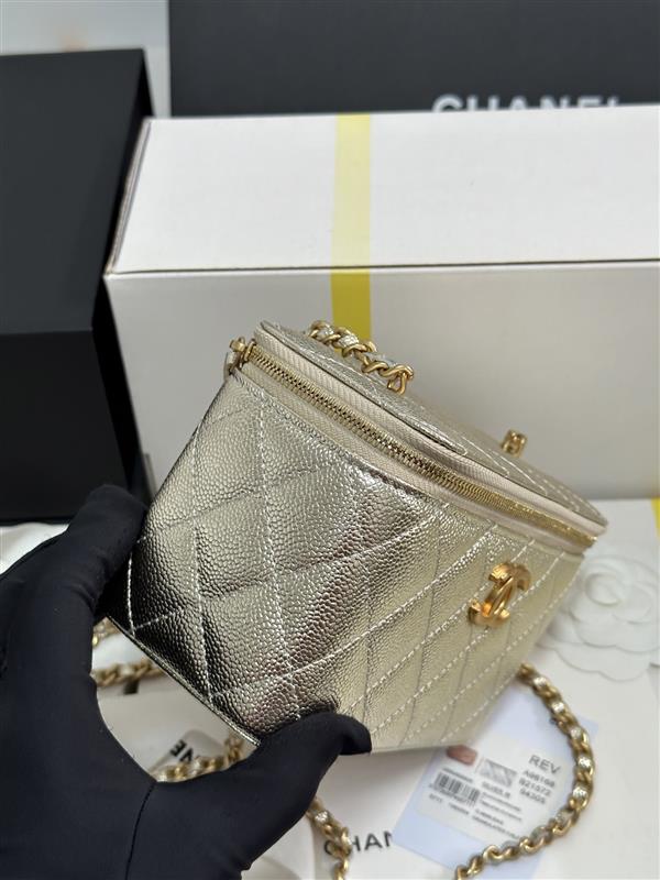 2026127205141556 700